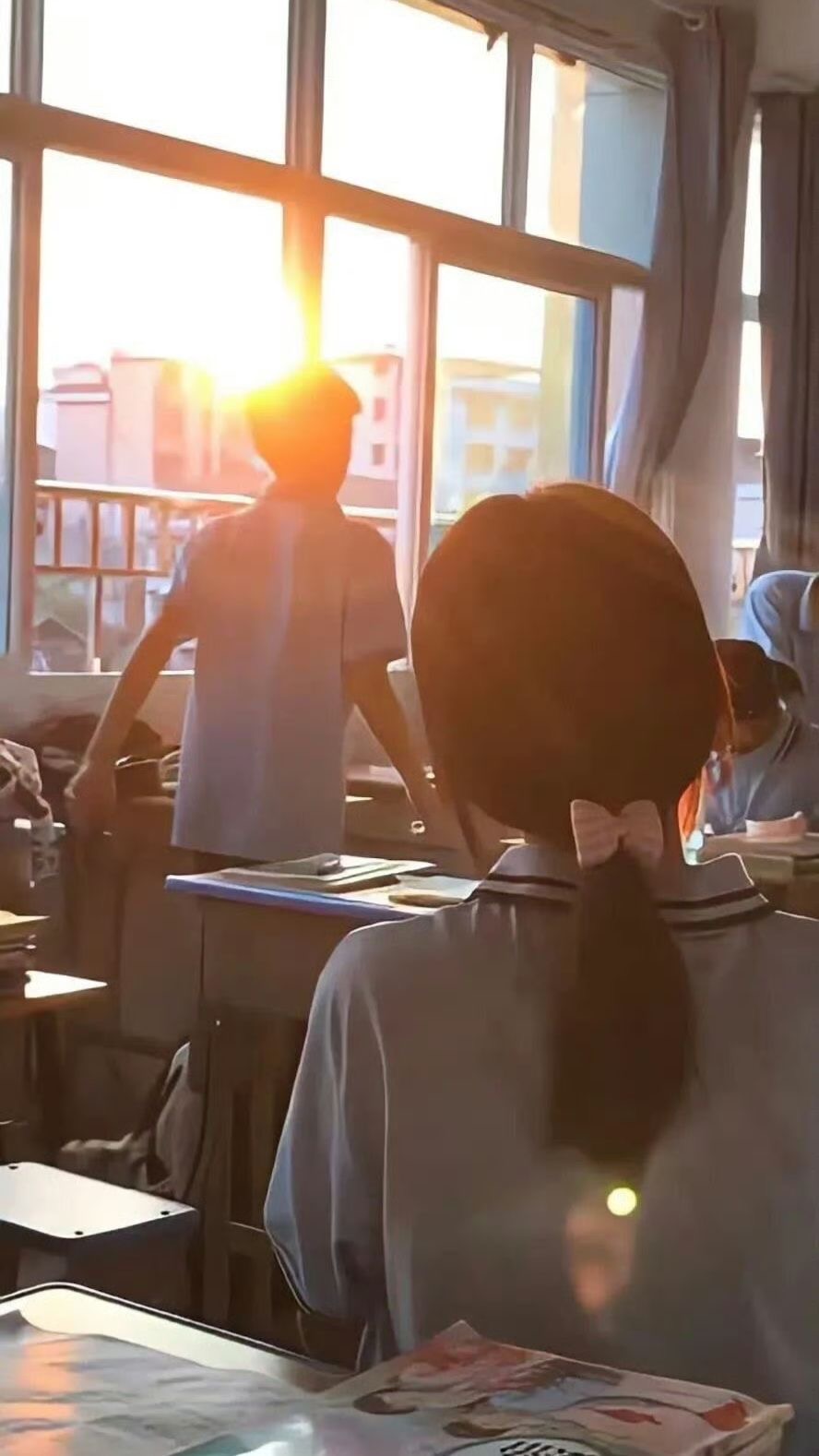 ÂM THẦM TRAO DUYÊN