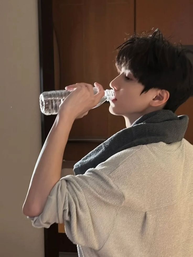 Giáo Sư Lục, Anh Ấy Quá Nho Nhã