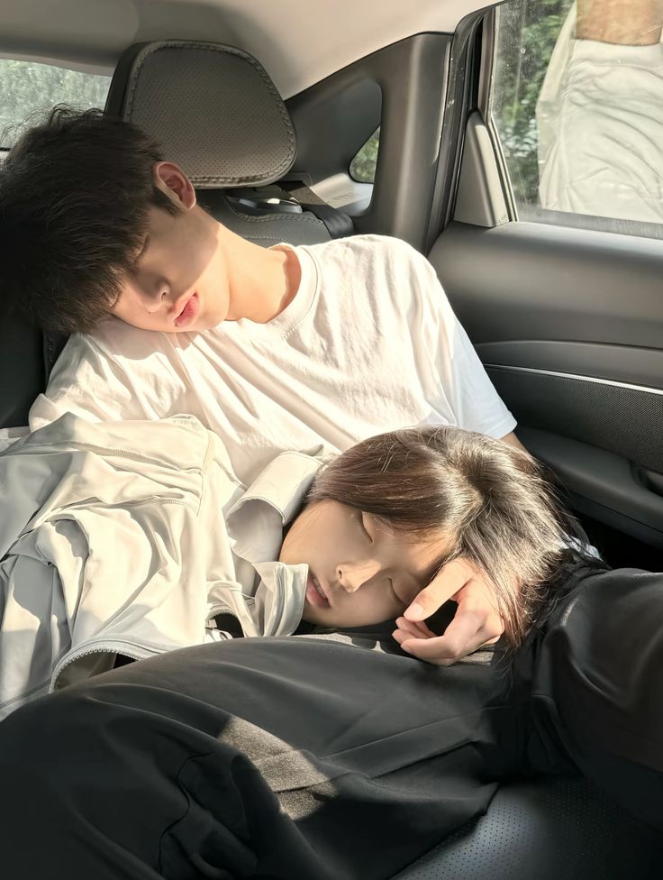 Lạnh Mặt Nhưng Không Lạnh Lòng