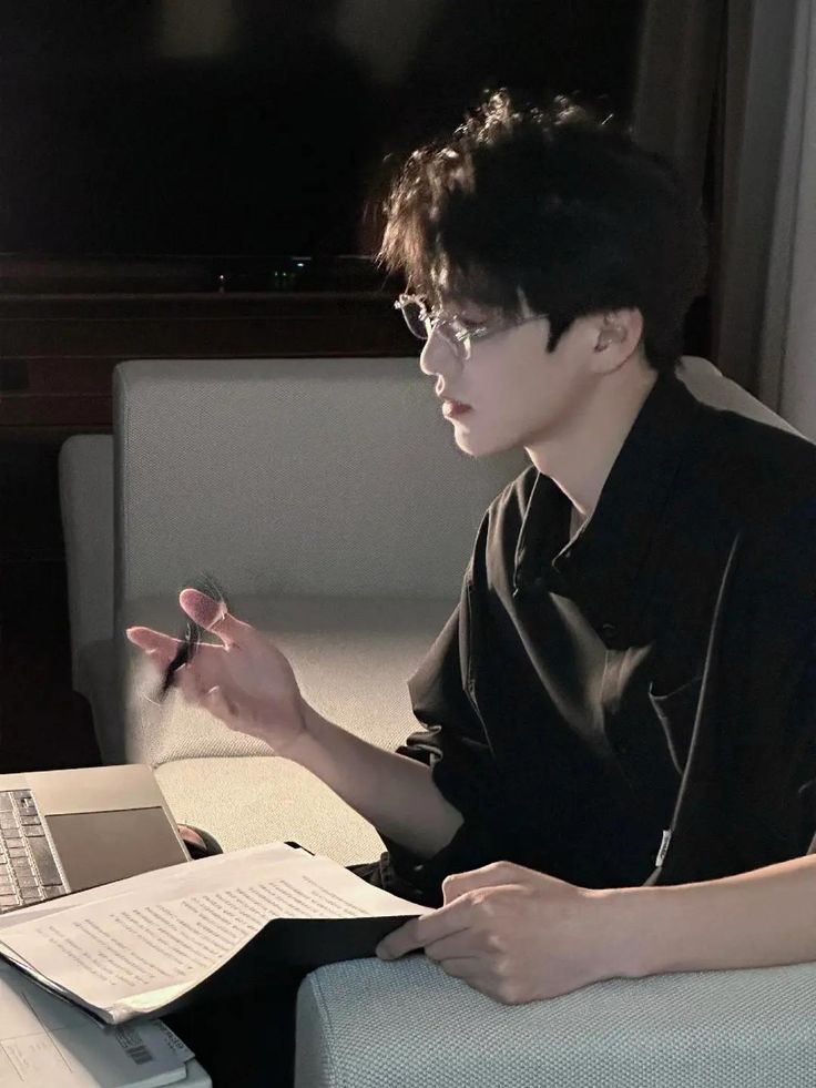 Sau Khi Ánh Trăng Sáng Hệ Mị Ma Hẹn Hò Với Thái Tử Gia Bệnh Kiều